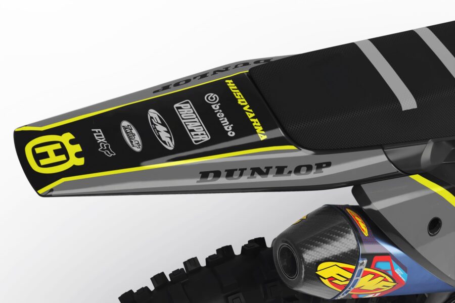 Okleina Husqvarna – grafika tylnego błotnika w wariancie 2